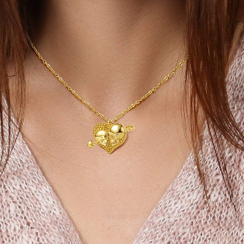 Gnoce Arrow Through Heart Skull Necklace_3