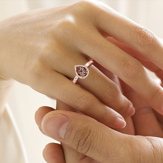Gnoce Sparkling Brown Teardrop Promise Ring_5