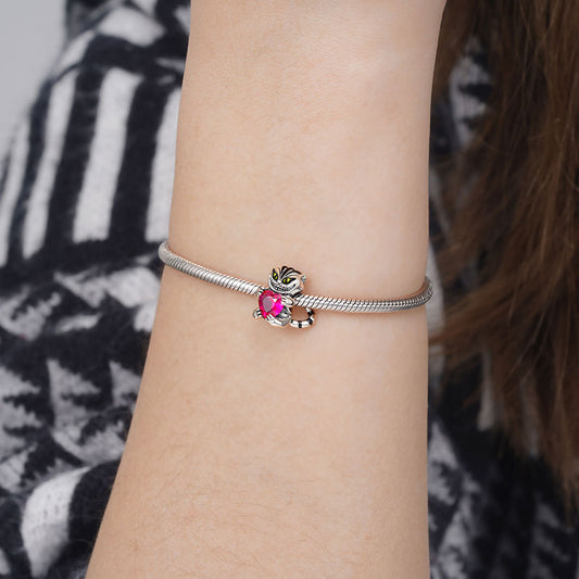 Gnoce Cheshire Cat Embraces Heart Gem Charm_3