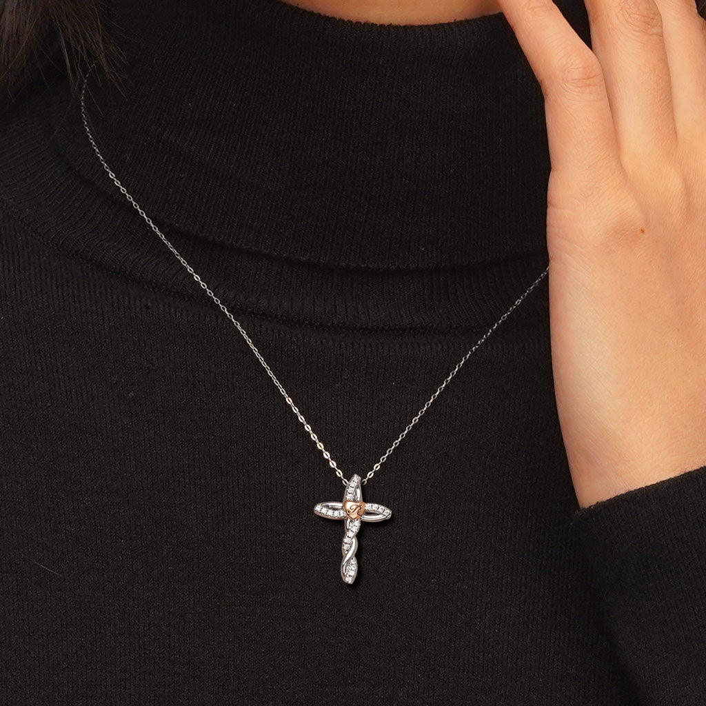 Gnoce Retro Diamonds Cross Necklace_7