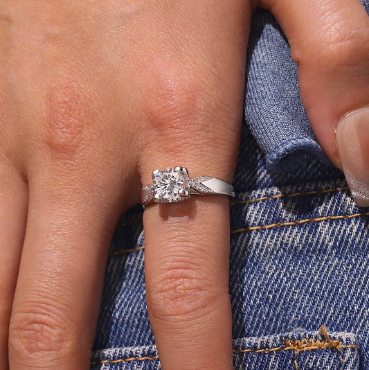 Gnoce Twist Round Moissanite Ring Platinum-plated Silver Blend_5