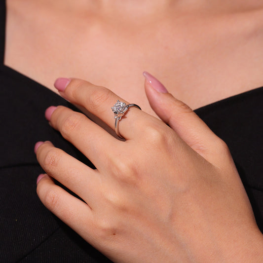 Gnoce Baby Elephant Embraces Moissanite Round Cut Ring_9