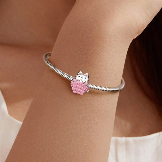 Gnoce Cat Knitting a Sweater Charm Platinum-plated Silver Blend_2