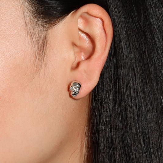 Gnoce Silver Skull Studs Platinum-plated Silver Blend_3