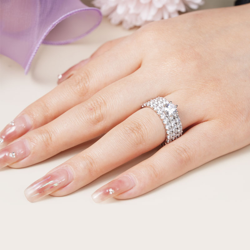 Gnoce Sparkling Round Cut Stackable Ring Set Platinum-plated Silver Blend_4