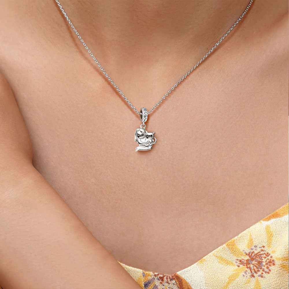 Gnoce A Lovely Girl Embraces Cat Charm Platinum-plated Silver Blend_7