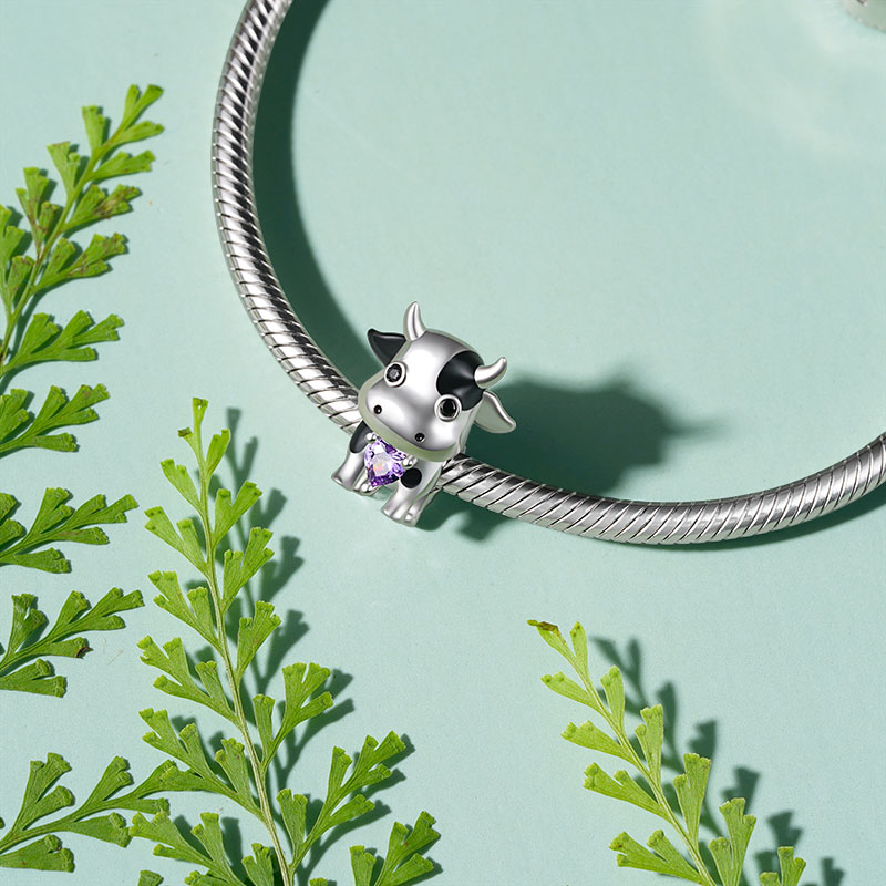Gnoce Chinese Zodiac Ox Embraces Heart Charm_3