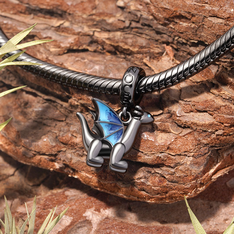 Gnoce Little Black Dragon Charm_3