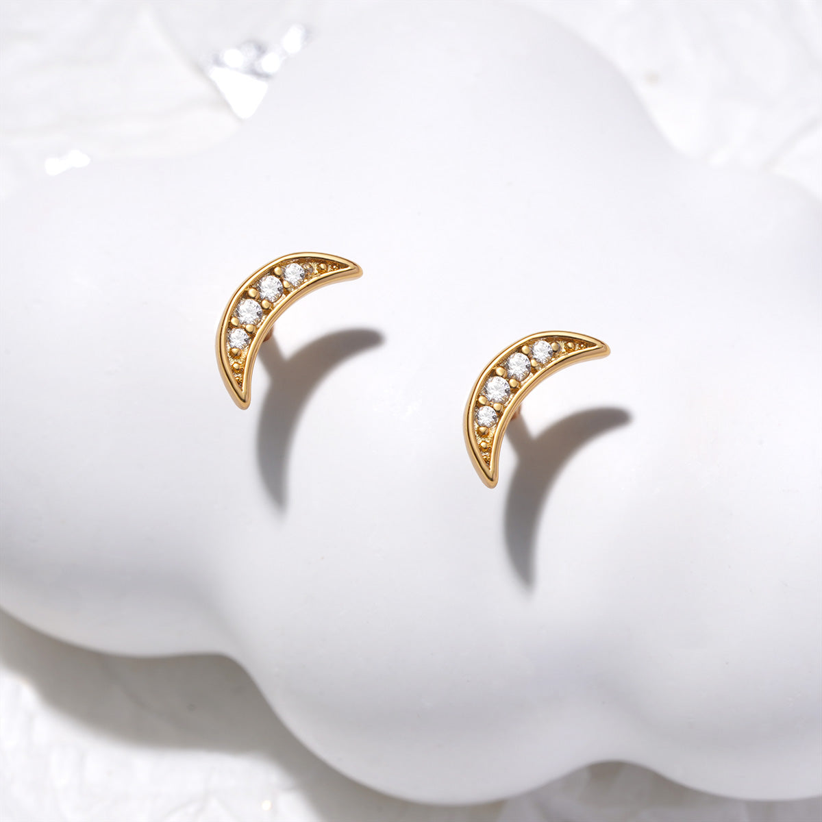 Gnoce Half Crescent Moon Shaped Earrings_5