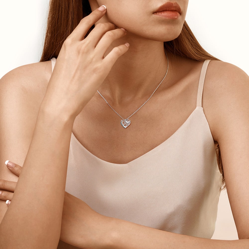 Gnoce "I love you to the moon and back" Love Heart Moon Necklace_5