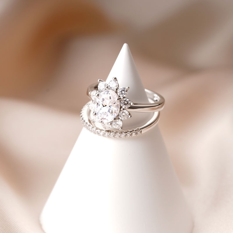 Gnoce Sparkling Oval Cut Stackable Ring Set Platinum-plated Silver Blend_3