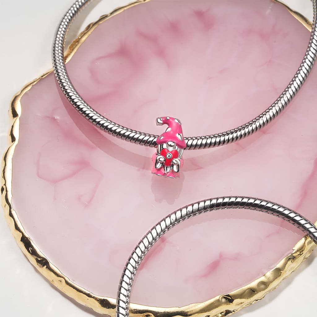 Gnoce Sweet Valentine's Day Gnome Charm_3
