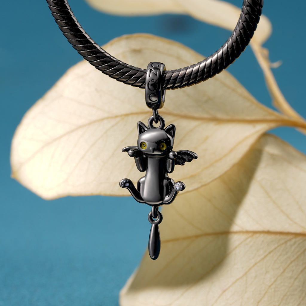 Gnoce Black Cat with Bat Wings Charm_3