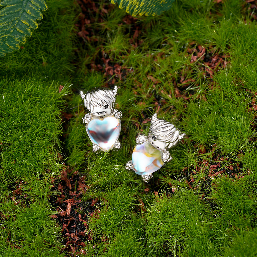 Gnoce Highland Cow Embraces Moonstone Earrings Platinum-plated Silver Blend_4