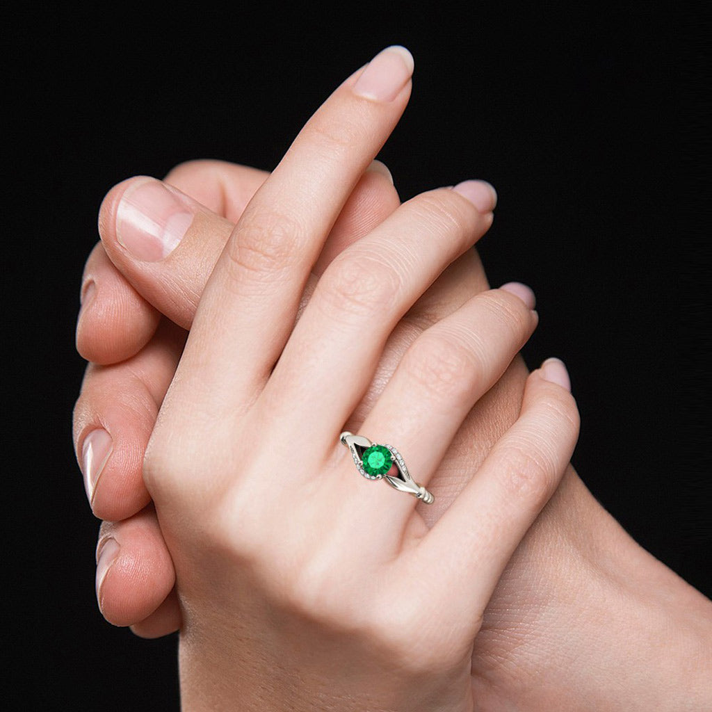 Gnoce Round Split Shank Engagement Ring_7