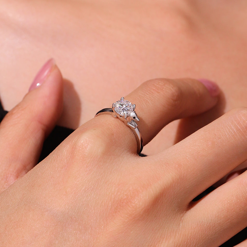 Gnoce Wiener dog Embraces Moissanite Round Cut Ring_9