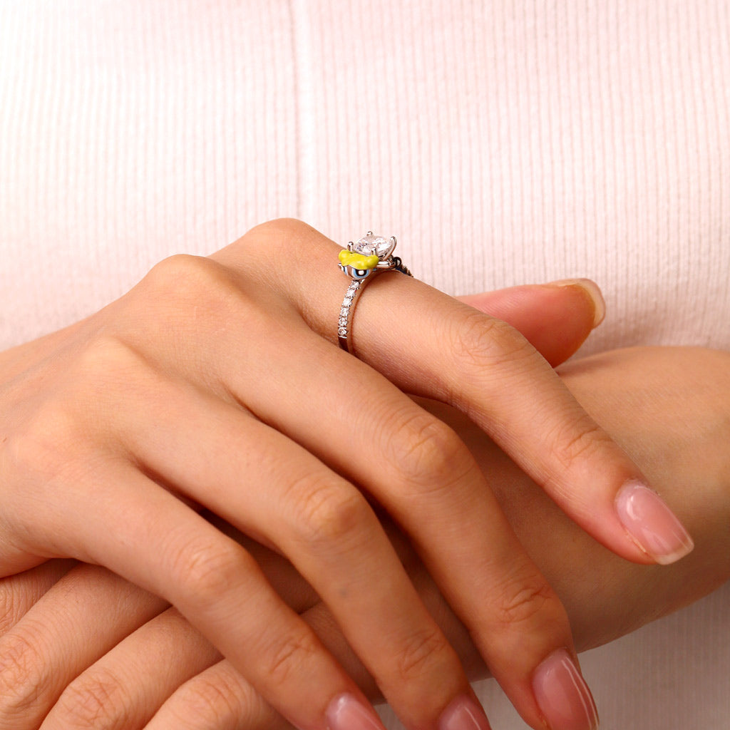 Gnoce The Powerpuff Girls Bubbles Embraces Moissanite Round Cut Ring_4