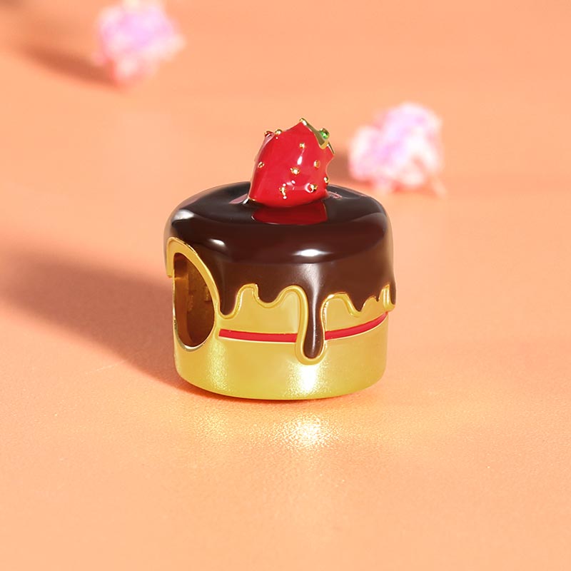 Gnoce Strawberry Chocolate Cake Charm_2