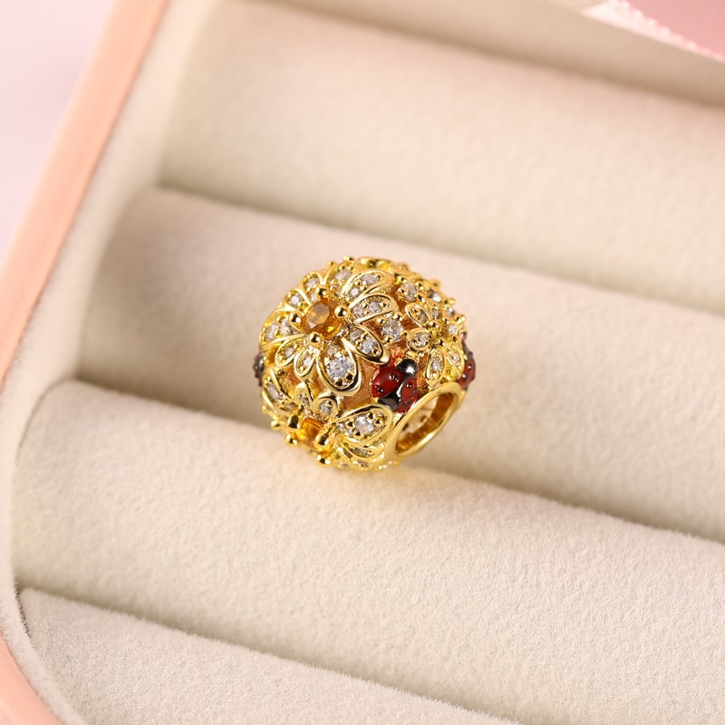Gnoce Daisy Hollow Charm_2